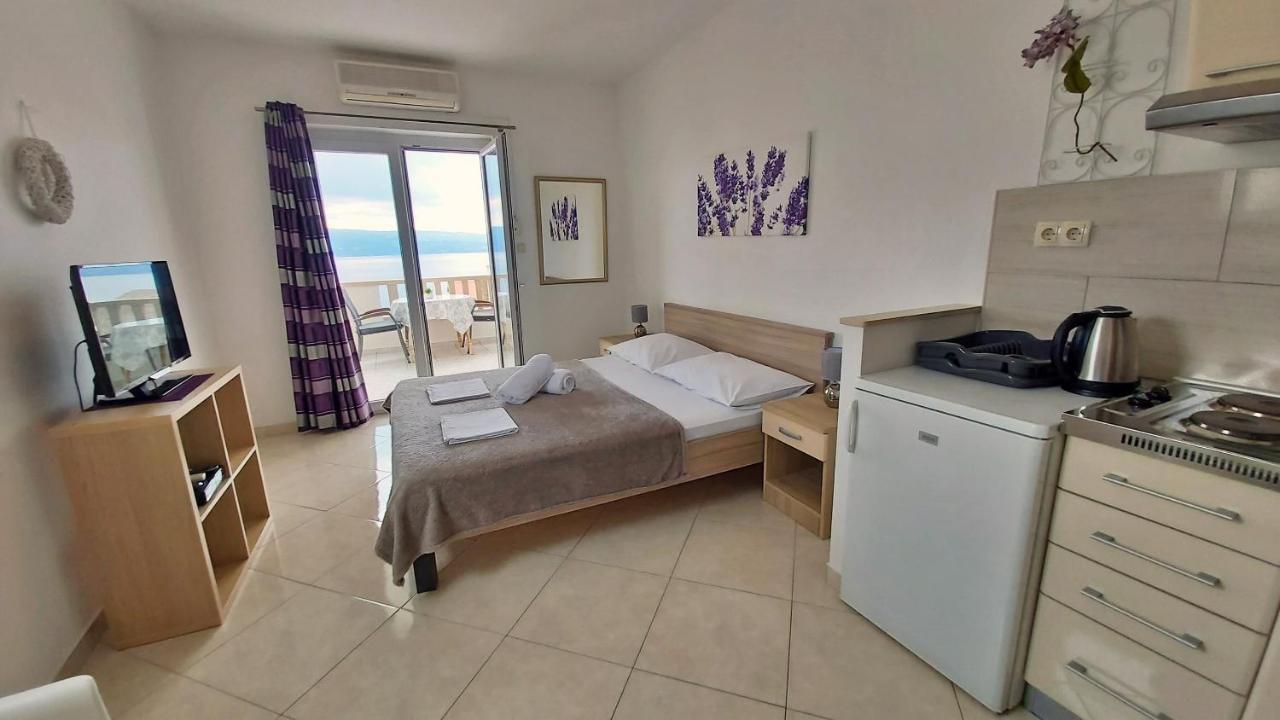 Apartments Nemira Omiš Екстериор снимка