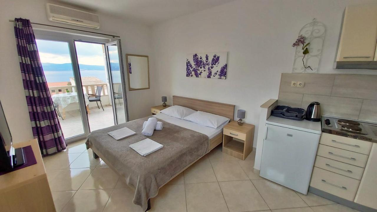 Apartments Nemira Omiš Екстериор снимка