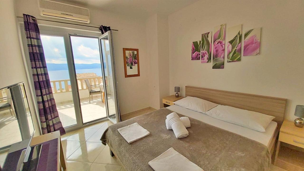 Apartments Nemira Omiš Екстериор снимка