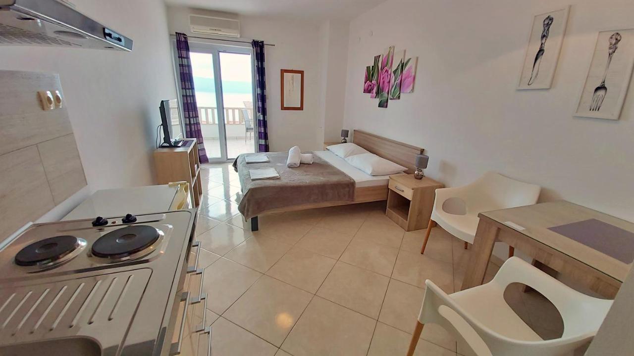 Apartments Nemira Omiš Екстериор снимка