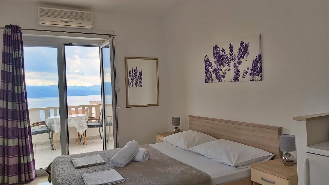 Apartments Nemira Omiš Екстериор снимка