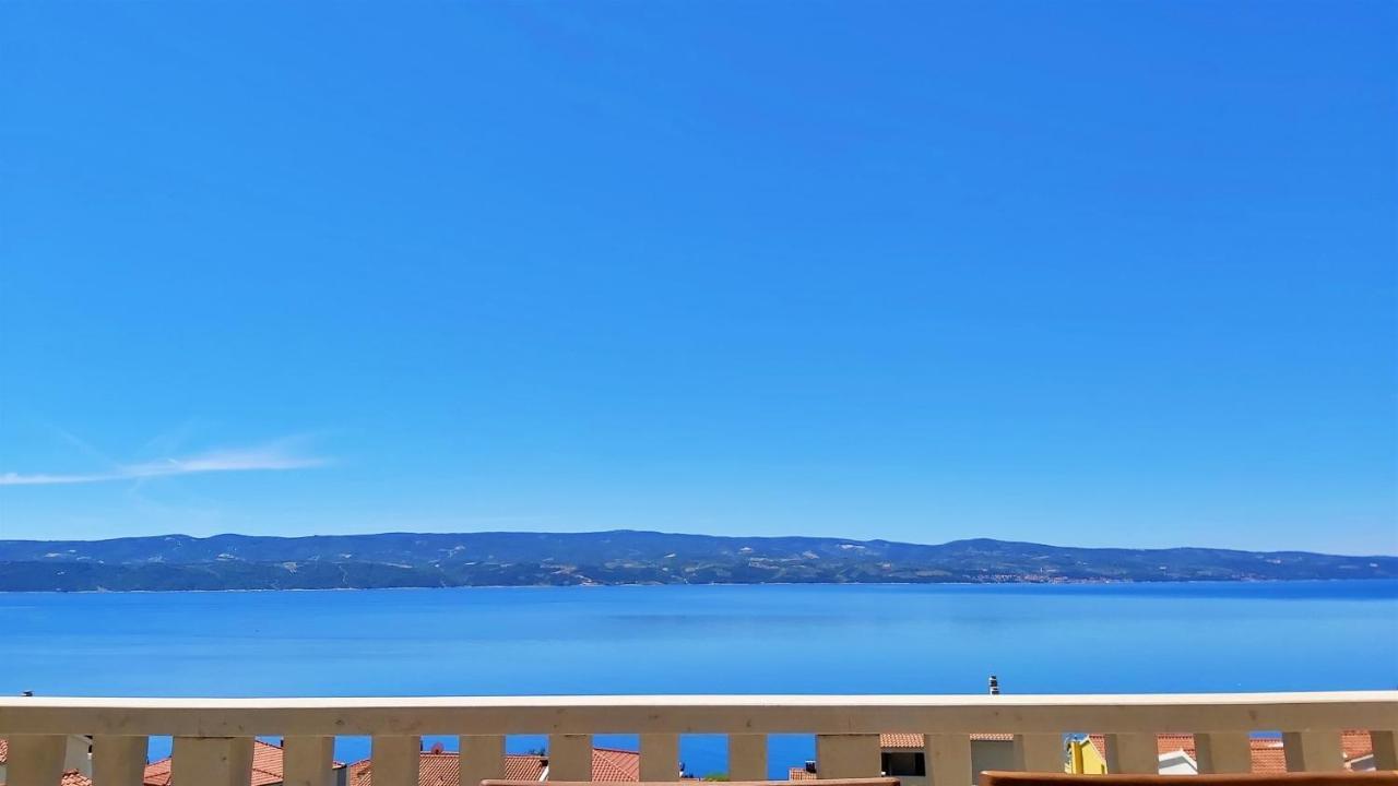 Apartments Nemira Omiš Екстериор снимка