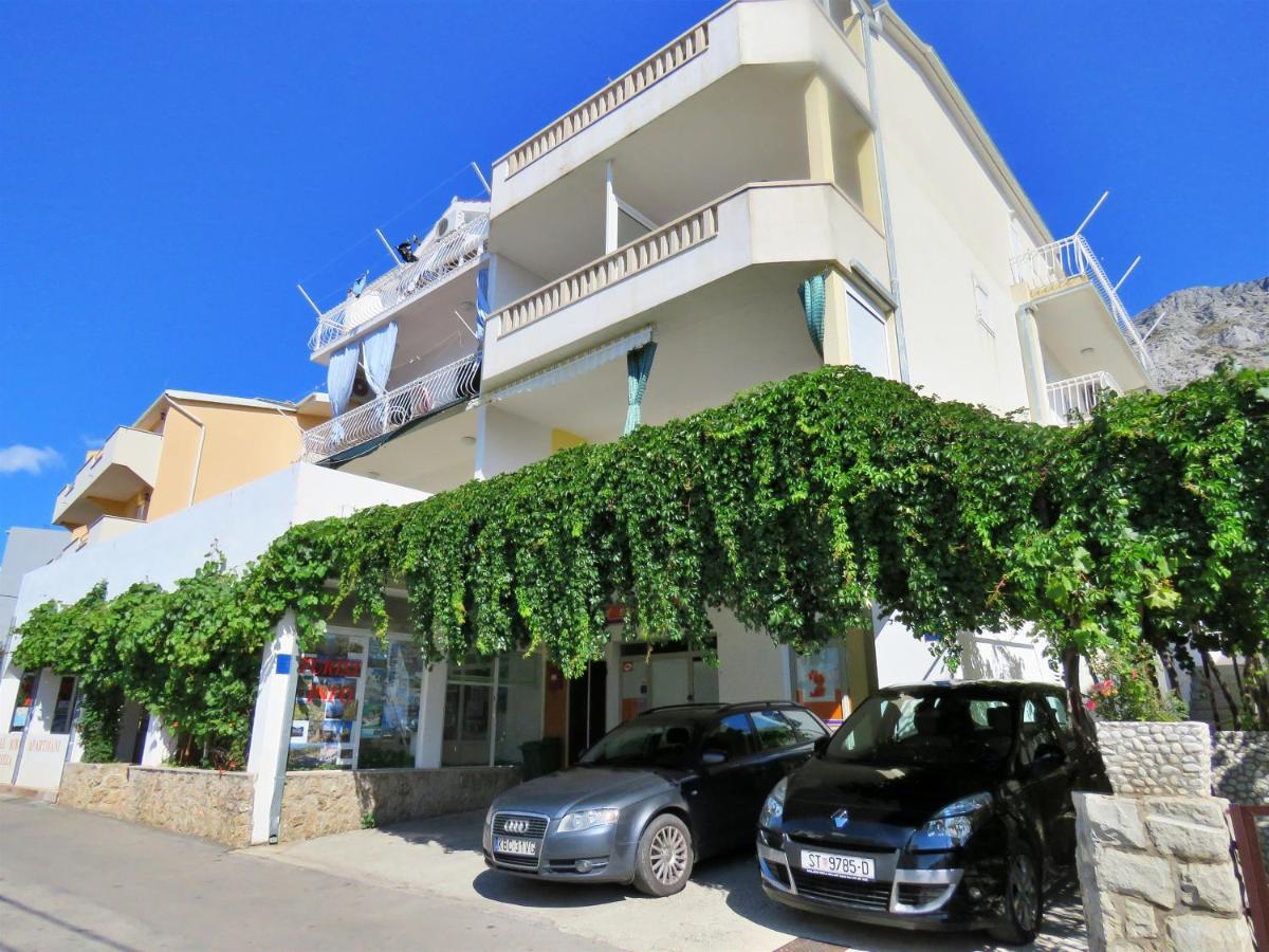 Apartments Nemira Omiš Екстериор снимка